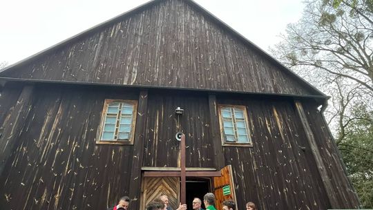 Gm. Wierzbica. Droga Krzyżowa i Liturgia Męki Pańskiej w parafii w Olchowcu [GALERIA ZDJĘĆ]