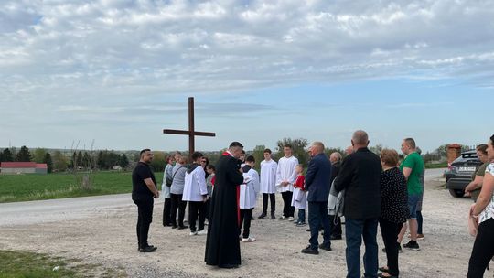 Gm. Wierzbica. Droga Krzyżowa i Liturgia Męki Pańskiej w parafii w Olchowcu [GALERIA ZDJĘĆ]