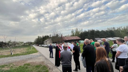 Gm. Wierzbica. Droga Krzyżowa i Liturgia Męki Pańskiej w parafii w Olchowcu [GALERIA ZDJĘĆ]