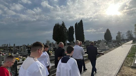 Gm. Wierzbica. Droga Krzyżowa i Liturgia Męki Pańskiej w parafii w Olchowcu [GALERIA ZDJĘĆ]