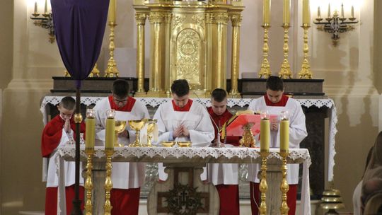 Wielki Czwartek i Wielki Piątek w Sanktuarium Matki Bożej Chełmskiej [GALERIA ZDJĘĆ]