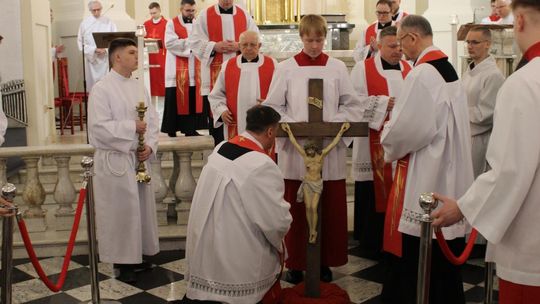 Wielki Czwartek i Wielki Piątek w Sanktuarium Matki Bożej Chełmskiej [GALERIA ZDJĘĆ]