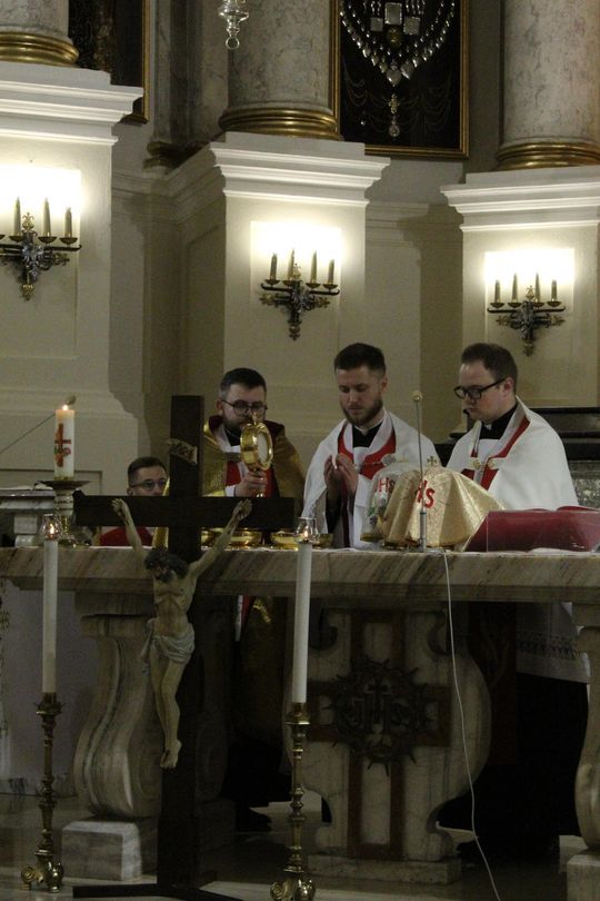 Wielki Czwartek i Wielki Piątek w Sanktuarium Matki Bożej Chełmskiej [GALERIA ZDJĘĆ]