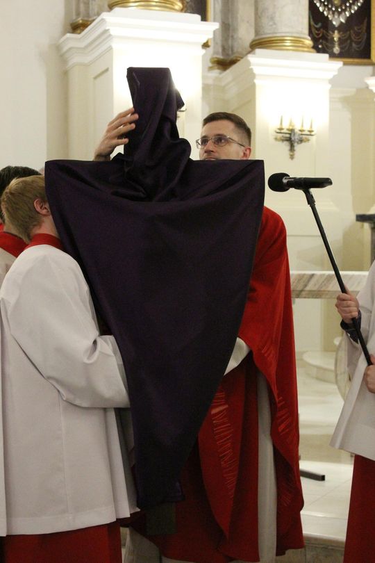 Wielki Czwartek i Wielki Piątek w Sanktuarium Matki Bożej Chełmskiej [GALERIA ZDJĘĆ]