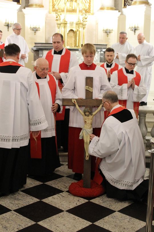 Wielki Czwartek i Wielki Piątek w Sanktuarium Matki Bożej Chełmskiej [GALERIA ZDJĘĆ]