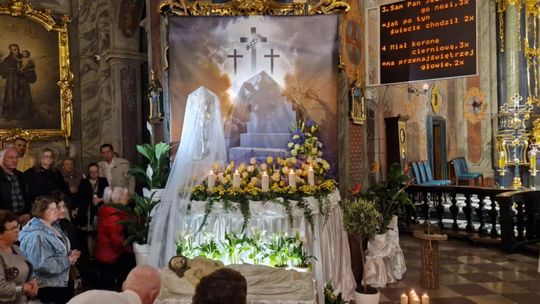 Procesja rezurekcyjna w Parafii pw. Rozesłania Świętych Apostołów w Chełmie [GALERIA ZDJĘĆ]