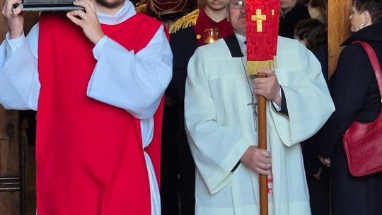 Procesja rezurekcyjna w Parafii pw. Rozesłania Świętych Apostołów w Chełmie [GALERIA ZDJĘĆ]