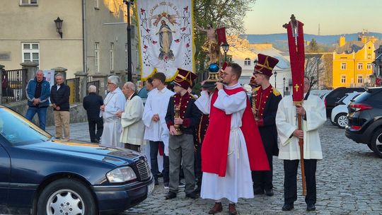 Procesja rezurekcyjna w Parafii pw. Rozesłania Świętych Apostołów w Chełmie [GALERIA ZDJĘĆ]