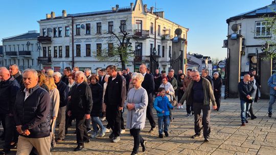 Procesja rezurekcyjna w Parafii pw. Rozesłania Świętych Apostołów w Chełmie [GALERIA ZDJĘĆ]