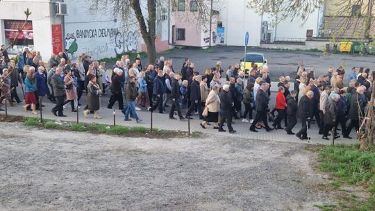 Procesja rezurekcyjna w Parafii pw. Rozesłania Świętych Apostołów w Chełmie [GALERIA ZDJĘĆ]