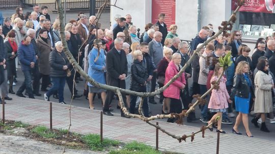 Procesja rezurekcyjna w Parafii pw. Rozesłania Świętych Apostołów w Chełmie [GALERIA ZDJĘĆ]