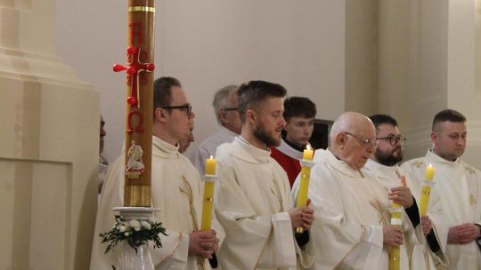 Wigilia Paschalna i procesja w Sanktuarium Matki Bożej Chełmskiej [GALERIA ZDJĘĆ]