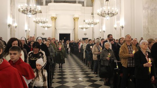 Wigilia Paschalna i procesja w Sanktuarium Matki Bożej Chełmskiej [GALERIA ZDJĘĆ]