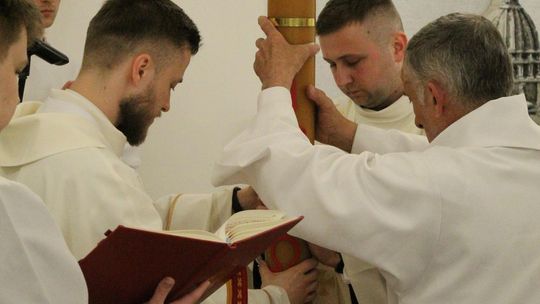 Wigilia Paschalna i procesja w Sanktuarium Matki Bożej Chełmskiej [GALERIA ZDJĘĆ]