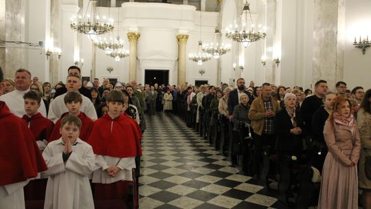 Wigilia Paschalna i procesja w Sanktuarium Matki Bożej Chełmskiej [GALERIA ZDJĘĆ]
