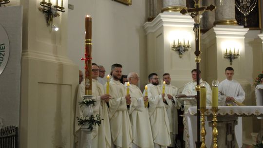 Wigilia Paschalna i procesja w Sanktuarium Matki Bożej Chełmskiej [GALERIA ZDJĘĆ]