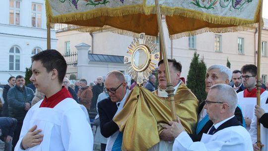 Wigilia Paschalna i procesja w Sanktuarium Matki Bożej Chełmskiej [GALERIA ZDJĘĆ]