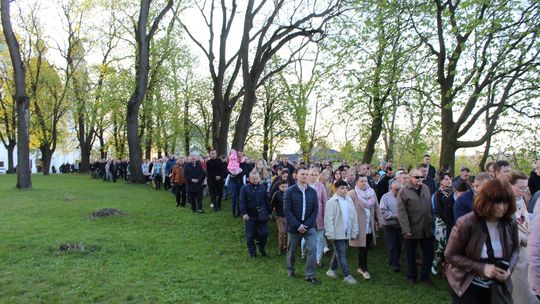 Wigilia Paschalna i procesja w Sanktuarium Matki Bożej Chełmskiej [GALERIA ZDJĘĆ]