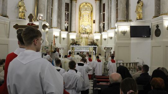Wigilia Paschalna i procesja w Sanktuarium Matki Bożej Chełmskiej [GALERIA ZDJĘĆ]