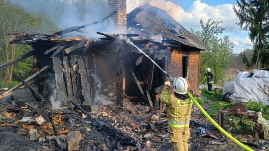 Gm. Kraśniczyn. Pożar domu w Zastawiu. 59-letni mężczyzna trafił do szpitala [ZDJĘCIA]