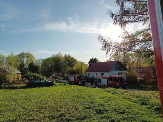 Gm. Kraśniczyn. Pożar domu w Zastawiu. 59-letni mężczyzna trafił do szpitala [ZDJĘCIA]