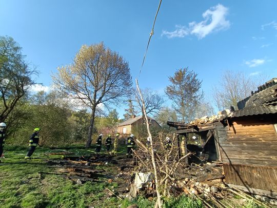 Gm. Kraśniczyn. Pożar domu w Zastawiu. 59-letni mężczyzna trafił do szpitala [ZDJĘCIA]