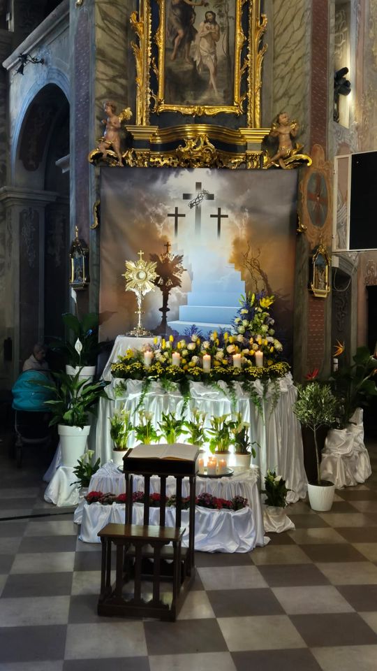 Procesja rezurekcyjna w Parafii pw. Rozesłania Świętych Apostołów w Chełmie [GALERIA ZDJĘĆ]