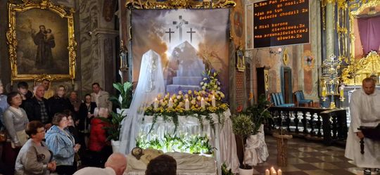 Procesja rezurekcyjna w Parafii pw. Rozesłania Świętych Apostołów w Chełmie [GALERIA ZDJĘĆ]