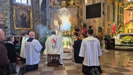 Procesja rezurekcyjna w Parafii pw. Rozesłania Świętych Apostołów w Chełmie [GALERIA ZDJĘĆ]