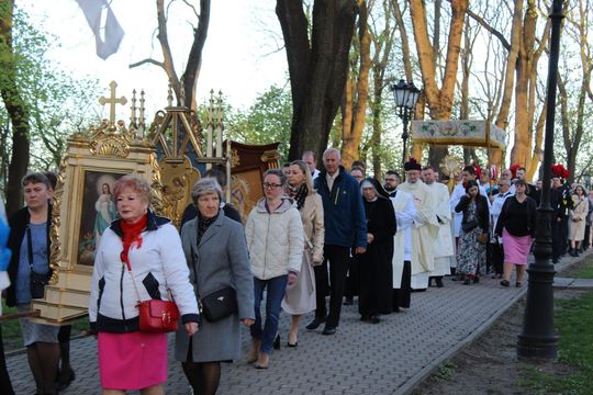 Wigilia Paschalna i procesja w Sanktuarium Matki Bożej Chełmskiej [GALERIA ZDJĘĆ]