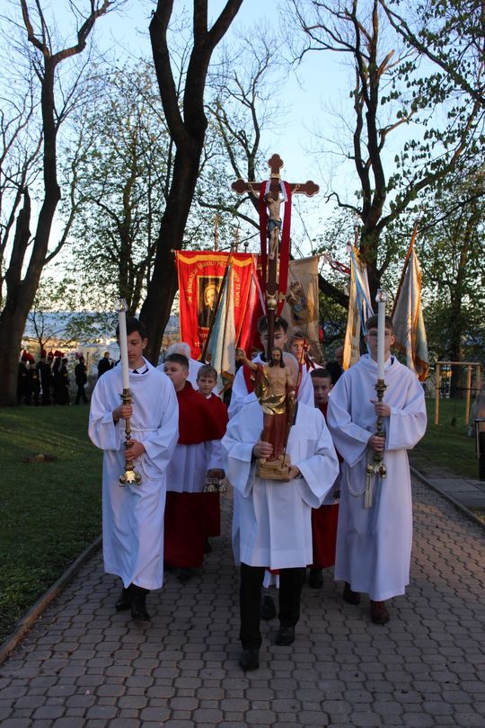 Wigilia Paschalna i procesja w Sanktuarium Matki Bożej Chełmskiej [GALERIA ZDJĘĆ]
