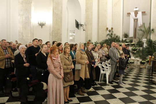 Wigilia Paschalna i procesja w Sanktuarium Matki Bożej Chełmskiej [GALERIA ZDJĘĆ]
