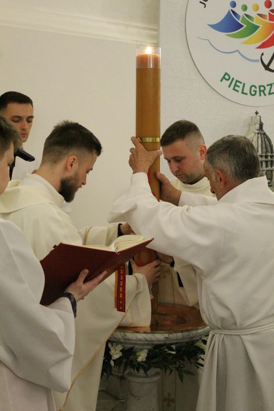 Wigilia Paschalna i procesja w Sanktuarium Matki Bożej Chełmskiej [GALERIA ZDJĘĆ]