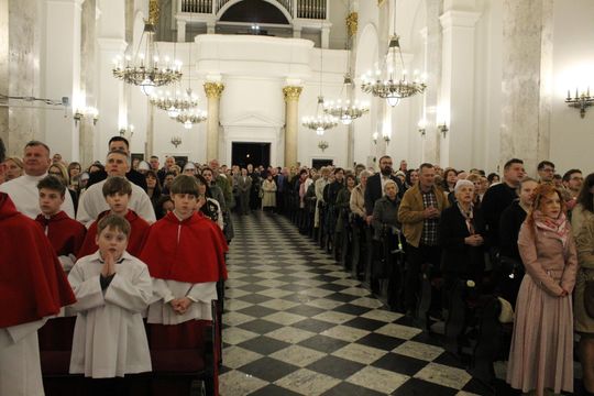 Wigilia Paschalna i procesja w Sanktuarium Matki Bożej Chełmskiej [GALERIA ZDJĘĆ]