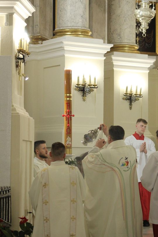 Wigilia Paschalna i procesja w Sanktuarium Matki Bożej Chełmskiej [GALERIA ZDJĘĆ]