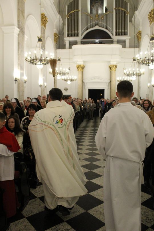 Wigilia Paschalna i procesja w Sanktuarium Matki Bożej Chełmskiej [GALERIA ZDJĘĆ]