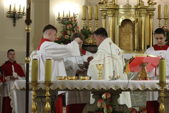 Wigilia Paschalna i procesja w Sanktuarium Matki Bożej Chełmskiej [GALERIA ZDJĘĆ]