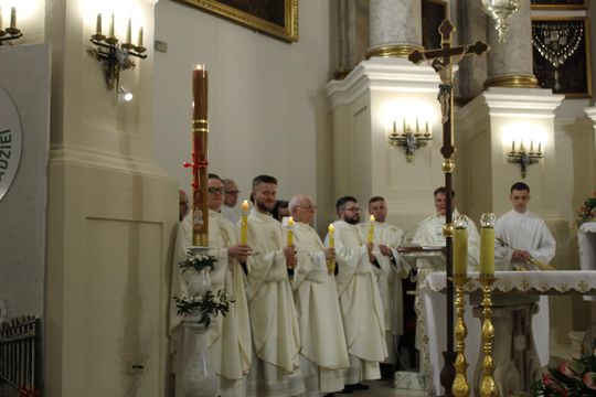 Wigilia Paschalna i procesja w Sanktuarium Matki Bożej Chełmskiej [GALERIA ZDJĘĆ]