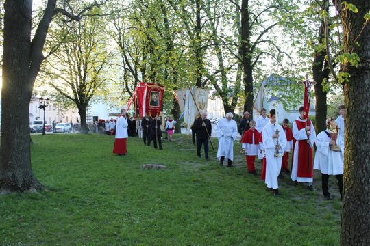 Wigilia Paschalna i procesja w Sanktuarium Matki Bożej Chełmskiej [GALERIA ZDJĘĆ]