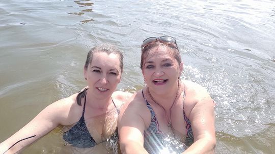 Śmigus-dyngus w Zalewie Tuligłowy. Krasnostawskie Karpie w lany poniedziałek [GALERIA ZDJĘĆ]