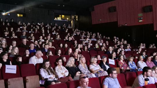 Chełm.  XXVI Prezentacje Artystyczne Młodzieży II LO w Chełmskim Domu Kultury [GALERIA ZDJĘĆ]