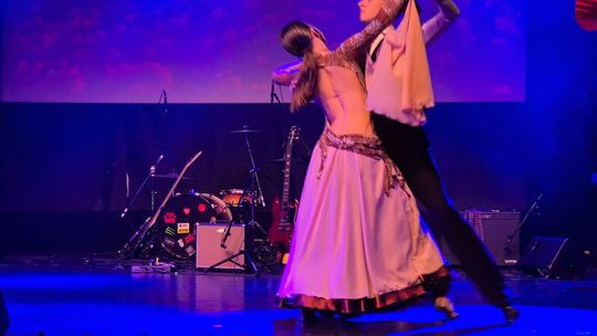 Chełm.  XXVI Prezentacje Artystyczne Młodzieży II LO w Chełmskim Domu Kultury [GALERIA ZDJĘĆ]