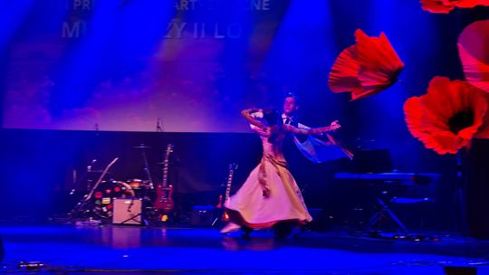 Chełm.  XXVI Prezentacje Artystyczne Młodzieży II LO w Chełmskim Domu Kultury [GALERIA ZDJĘĆ]