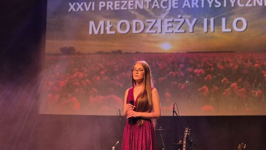 Chełm.  XXVI Prezentacje Artystyczne Młodzieży II LO w Chełmskim Domu Kultury [GALERIA ZDJĘĆ]