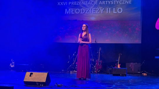 Chełm.  XXVI Prezentacje Artystyczne Młodzieży II LO w Chełmskim Domu Kultury [GALERIA ZDJĘĆ]