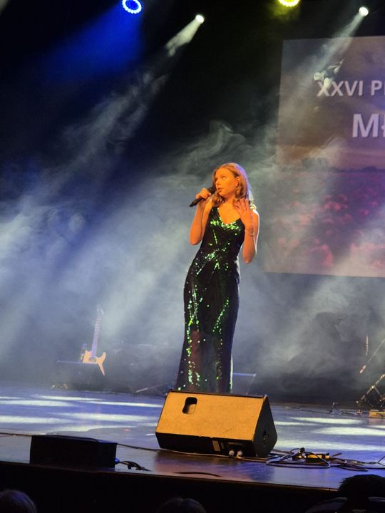 Chełm.  XXVI Prezentacje Artystyczne Młodzieży II LO w Chełmskim Domu Kultury [GALERIA ZDJĘĆ]