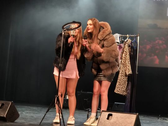 Chełm.  XXVI Prezentacje Artystyczne Młodzieży II LO w Chełmskim Domu Kultury [GALERIA ZDJĘĆ]