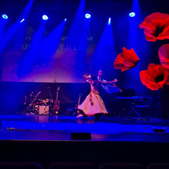 Chełm.  XXVI Prezentacje Artystyczne Młodzieży II LO w Chełmskim Domu Kultury [GALERIA ZDJĘĆ]