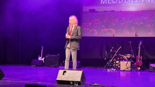 Chełm.  XXVI Prezentacje Artystyczne Młodzieży II LO w Chełmskim Domu Kultury [GALERIA ZDJĘĆ]