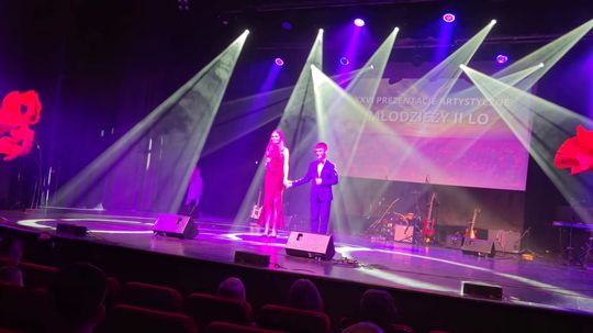 Chełm.  XXVI Prezentacje Artystyczne Młodzieży II LO w Chełmskim Domu Kultury [GALERIA ZDJĘĆ]